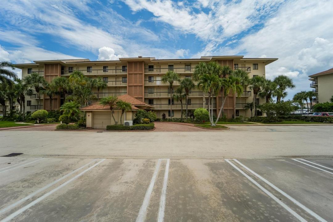 2601 MARINA ISLE Way 204, Jupiter, Florida 33477, USA