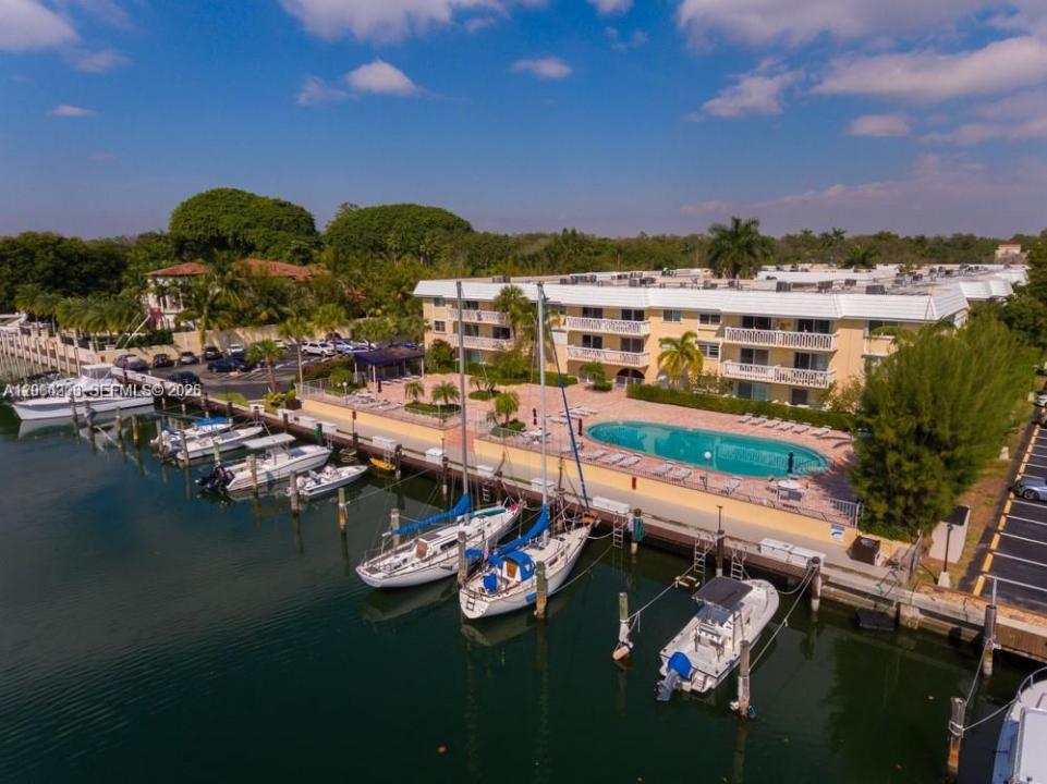 100 EDGEWATER DR 305, Coral Gables, Floride 33133, États-Unis