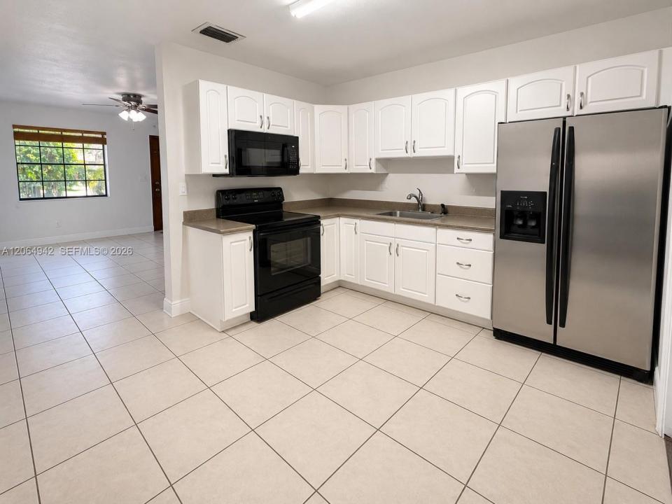 525 SW 78th Ct 525, Miami, Florida 33144, Stati Uniti