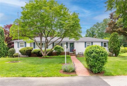 80 Birchwood Way, East Greenwich, Rhode Island 02818, USA