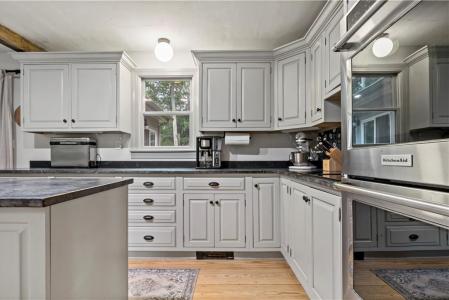 172 Estelle Drive, South Kingstown, Rhode Island 02892, USA