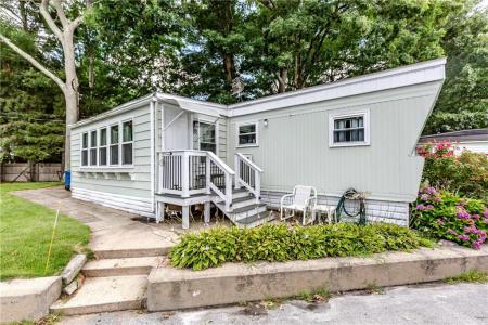 18 Helen Drive, Coventry, Rhode Island 02816, USA