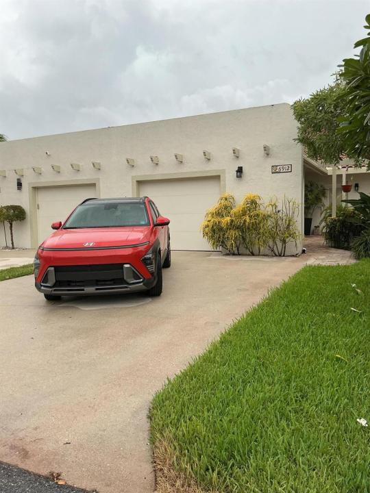6912 BARBAROSSA Street, Boca Raton, Florida 33433, USA