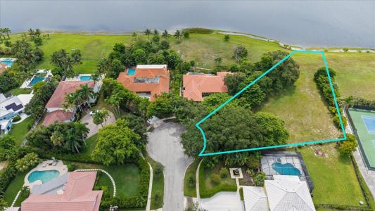 10 SUNNINGDALE Circle, West Palm Beach, Florida 33401