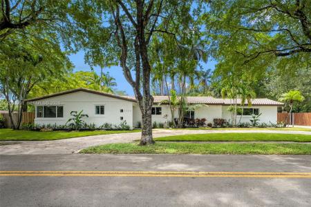 6200 Pine Ter, Plantation, Florida 33317, USA