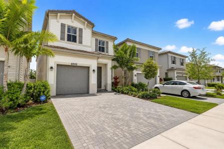4922 NW 48th Ter 4922, Tamarac, Florida 33319, USA