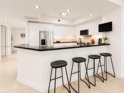 14951 Royal Oaks Ln 1501, North Miami, Florida 33181, USA