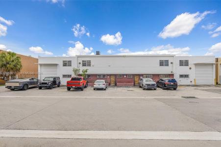 7725 W 2nd Court, Hialeah, Floride 33014, États-Unis