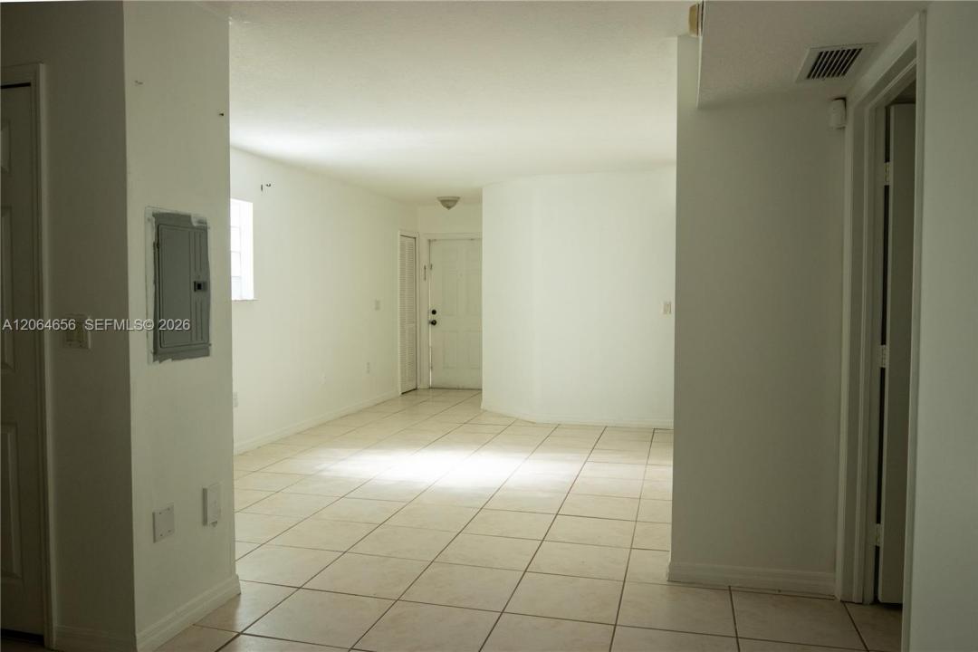 1240 SE 31st Ct 106-32, Homestead, Florida 33035, USA