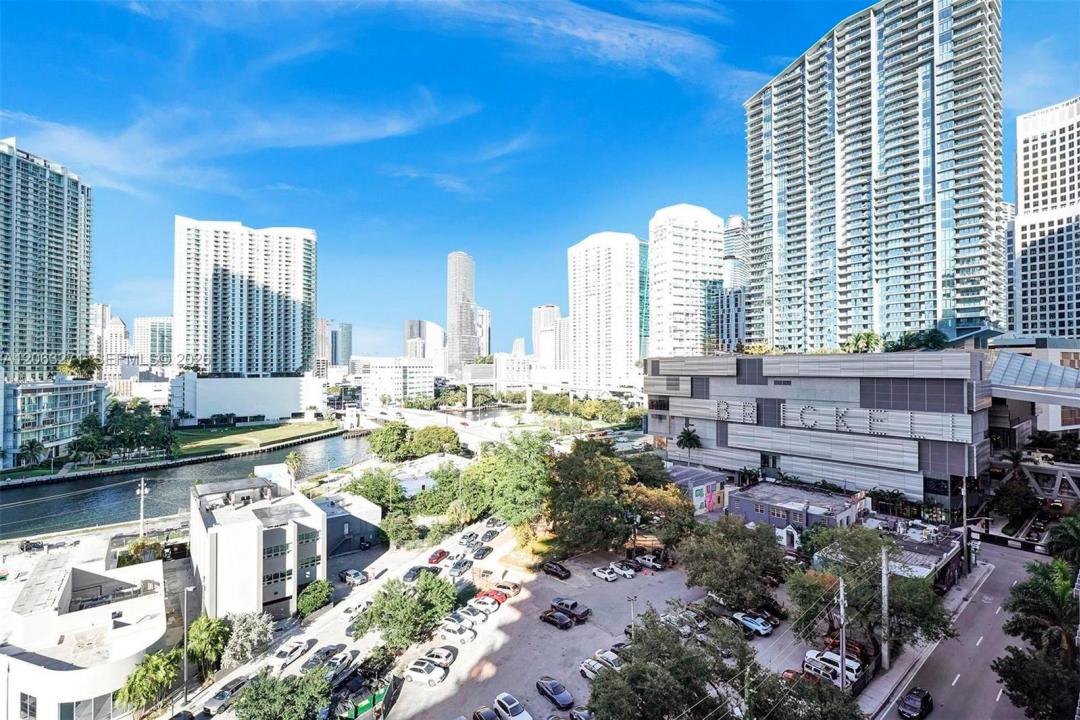 88 SW 7th St 2106, Miami, Floryda 33130, USA