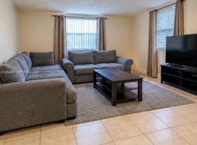 652 NW 3rd St 305, Miami, Florida 33128