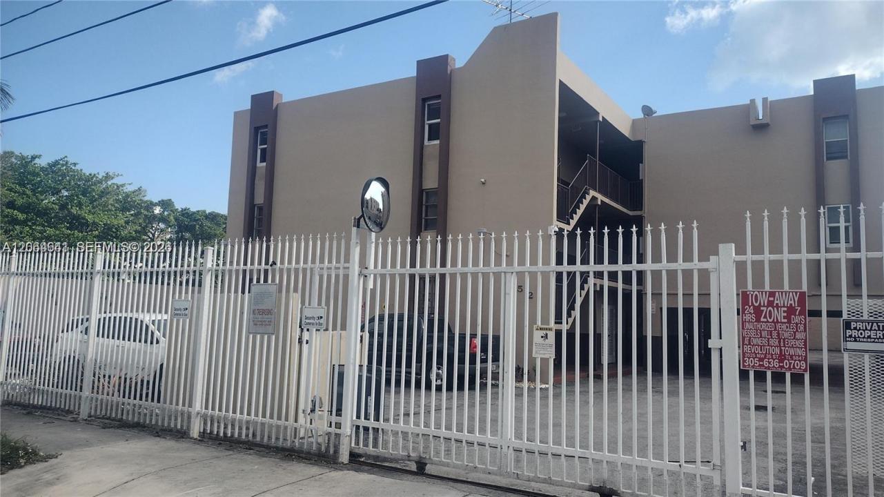 652 NW 3rd St 305, Miami, Floride 33128, États-Unis