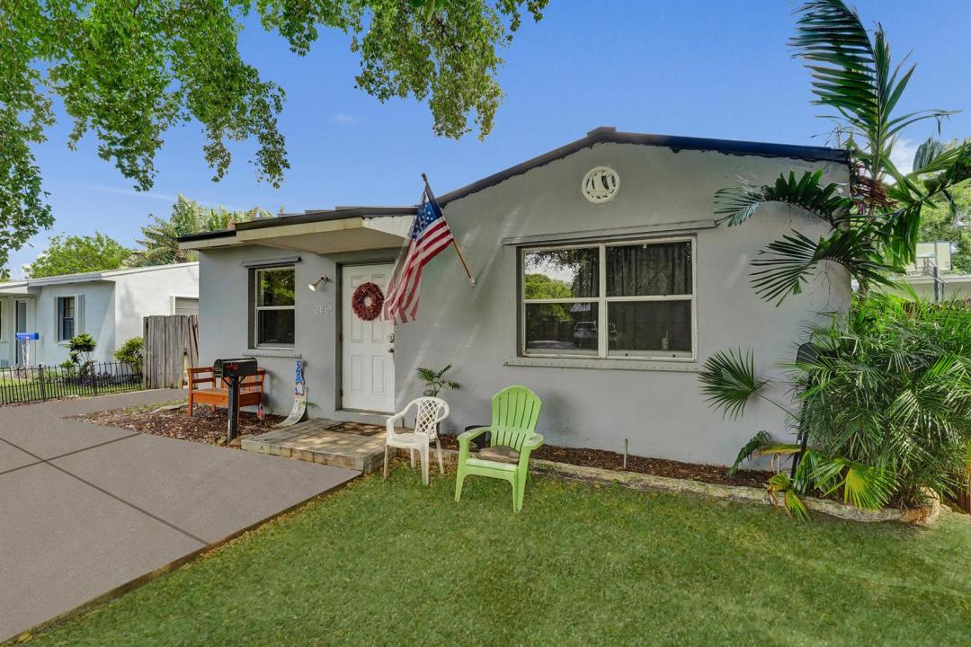 2815 ADAMS Street, Hollywood, Florida 33020, USA