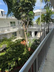 8080 Tatum Waterway Dr 21, Miami Beach, Florida 33141, USA