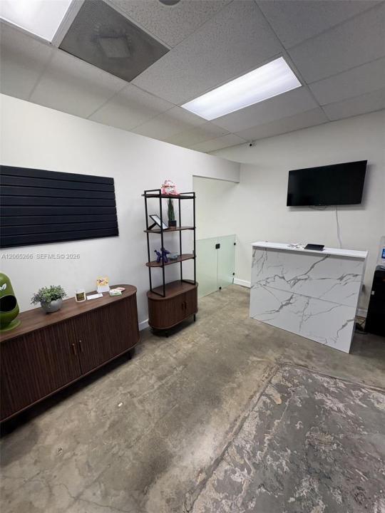 SW 8th St. DOG GROOMING, Miami, 플로리다 33144, 미국