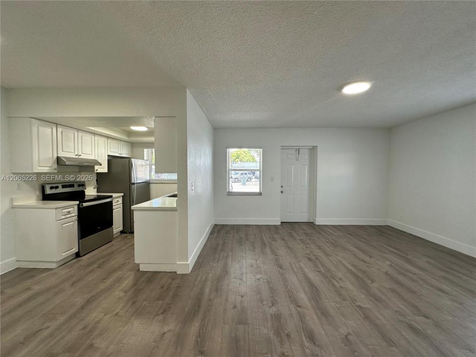 3660 NE 11th Ave 4, Oakland Park, Florida 33334, Stati Uniti