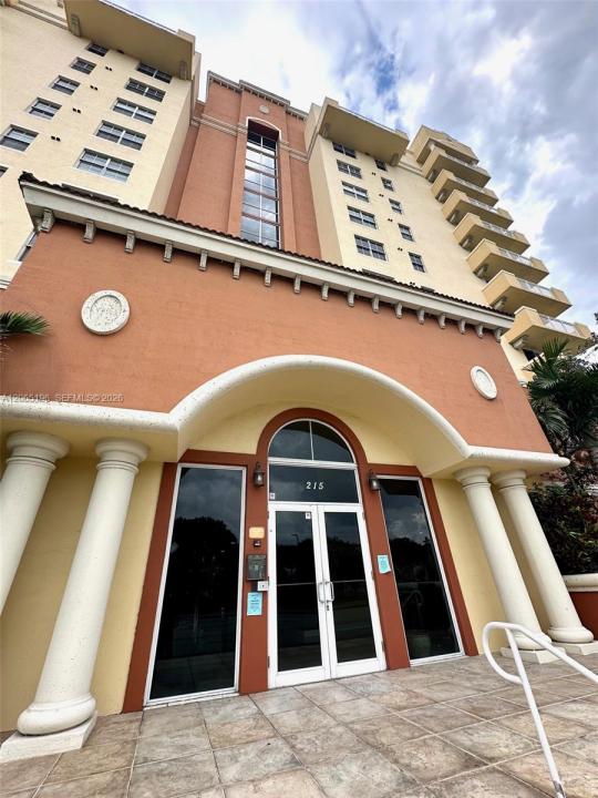215 SW 42nd Ave 401, Miami, Florida 33134, Stati Uniti