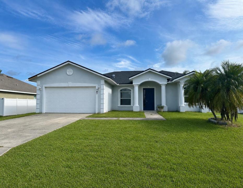 787 SE Evergreen Terrace, Port St. Lucie, Floride 34983, États-Unis