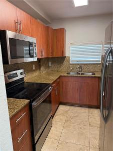 11 Antilla Ave B, Coral Gables, Florida 33134, USA