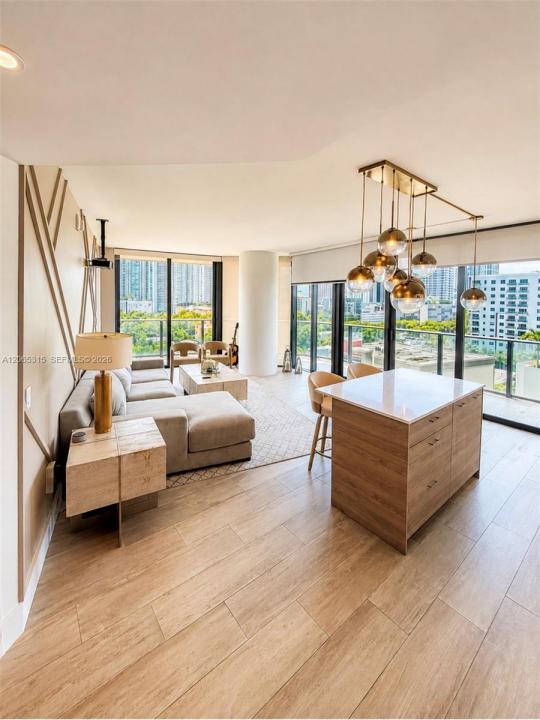 121 NE 34th St 904, Miami, Floride 33137, États-Unis