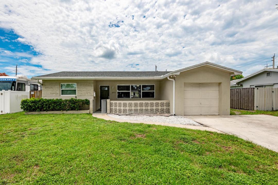 1820 N 46TH Avenue, Hollywood, Florida 33021, USA