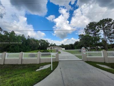 2730 NE 2nd ST, Naples, Florida 34120, USA