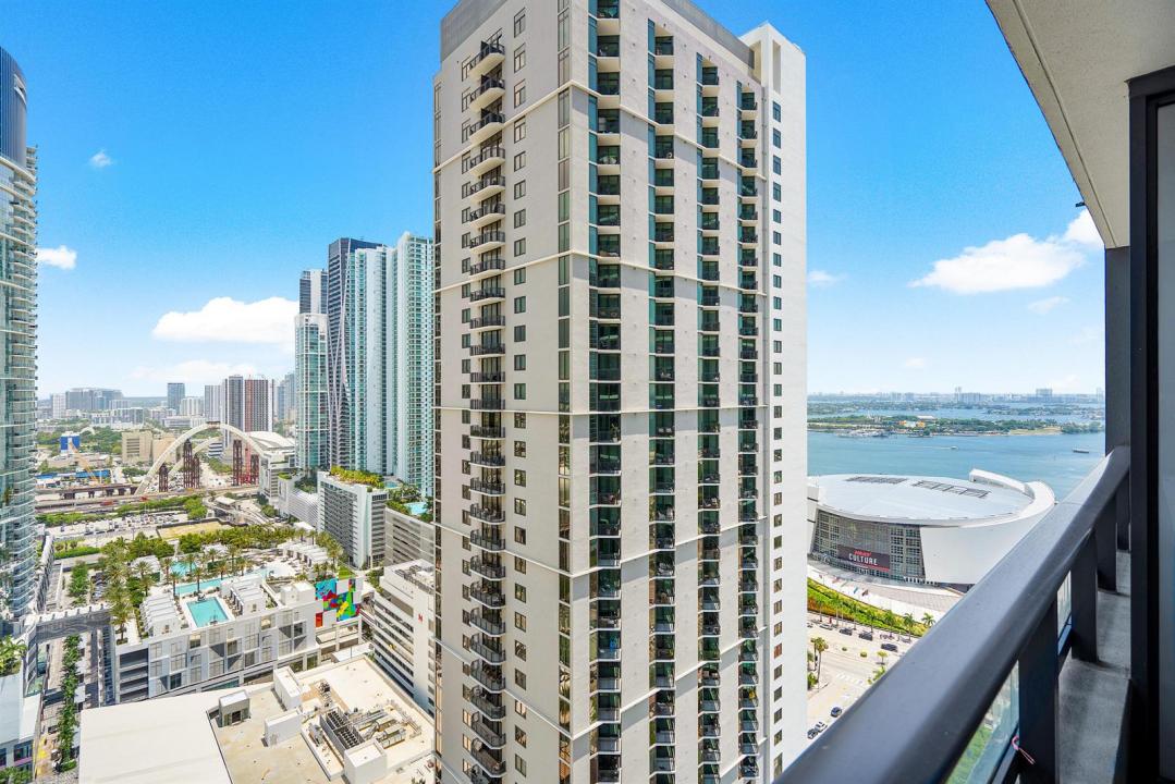 601 NE 1st Avenue 2809, Miami, Florida 33132, USA