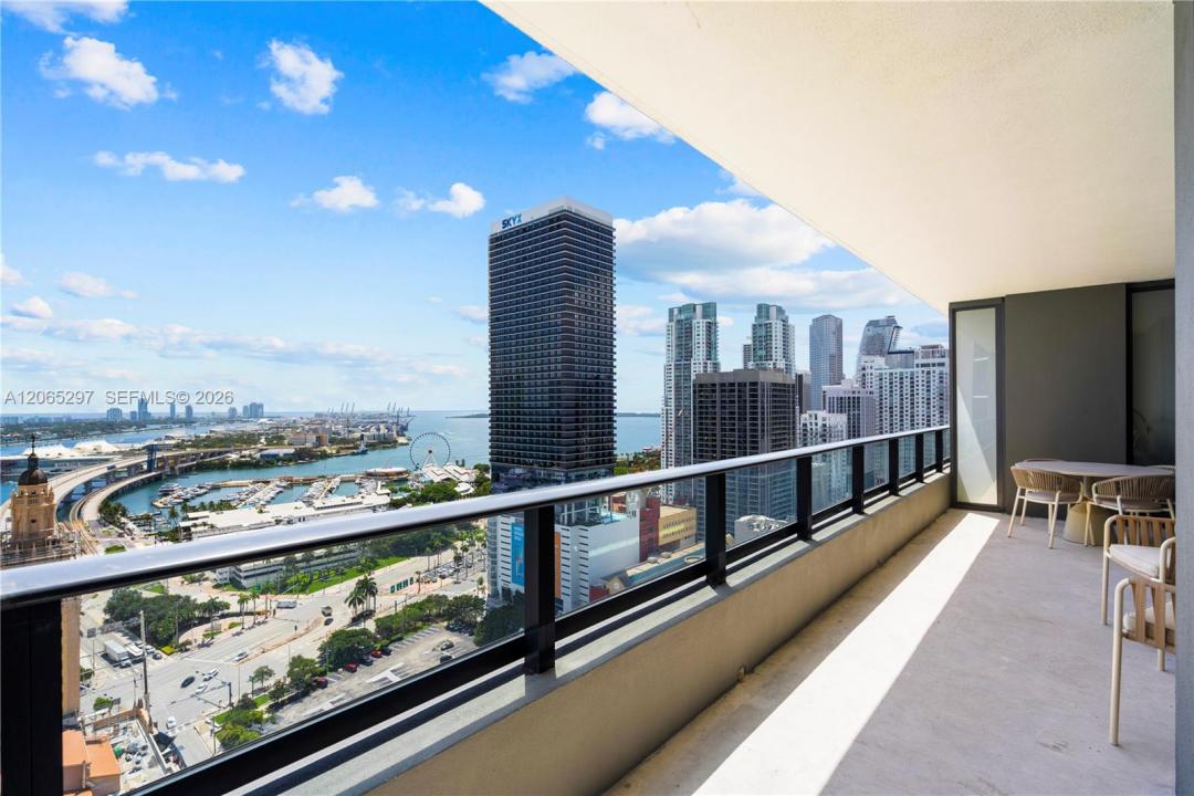 159 NE 6th St 2415, Miami, Florida 33132, Stati Uniti