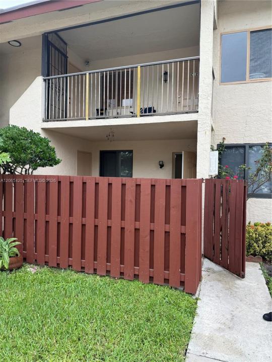 7901 Southgate Blvd C6, North Lauderdale, Florida 33068, Stati Uniti