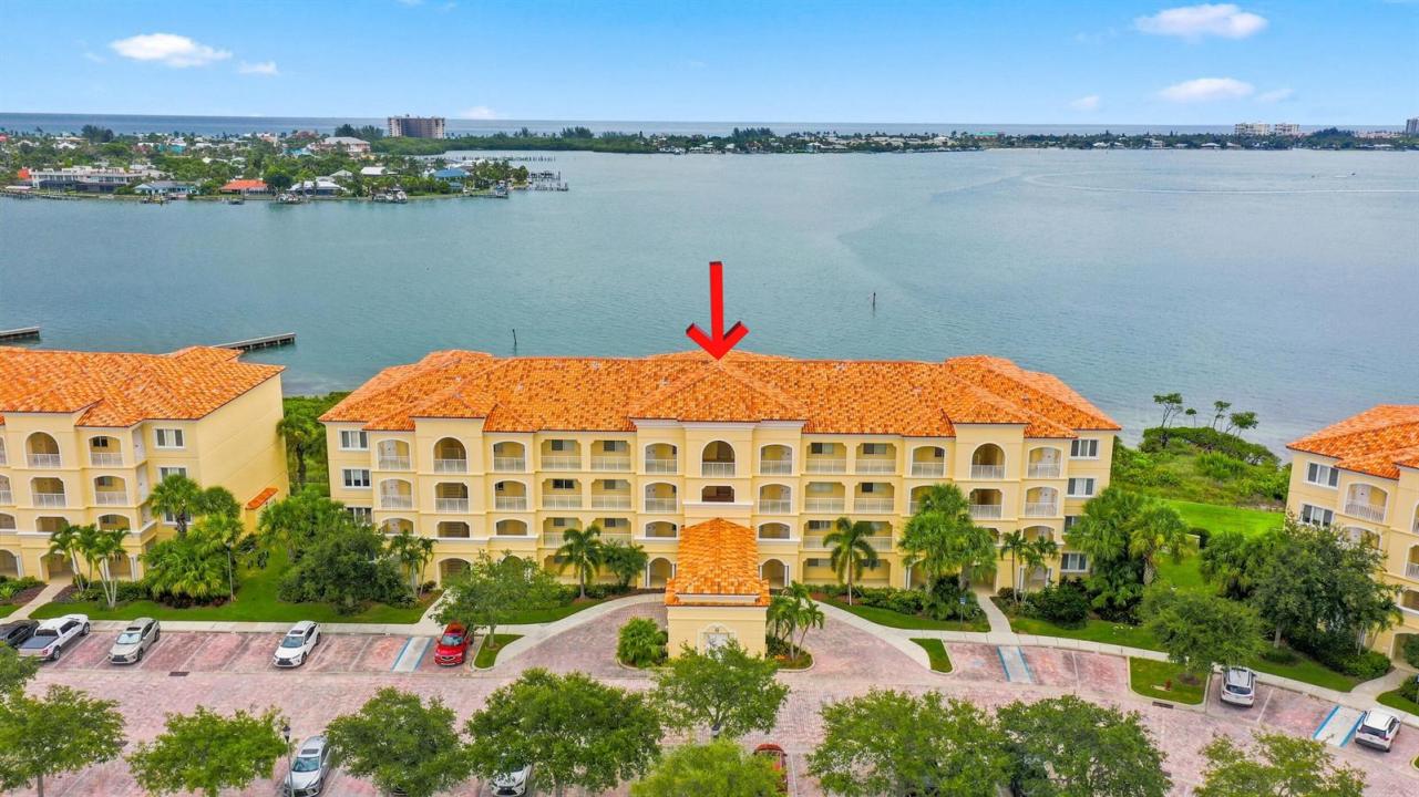 21 HARBOUR ISLE W Drive 302, Fort Pierce, Florida 34949, USA