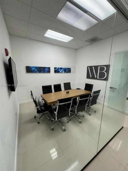 20200 W Dixie Hwy G01 Hwy, Miami, Floride 33180, États-Unis