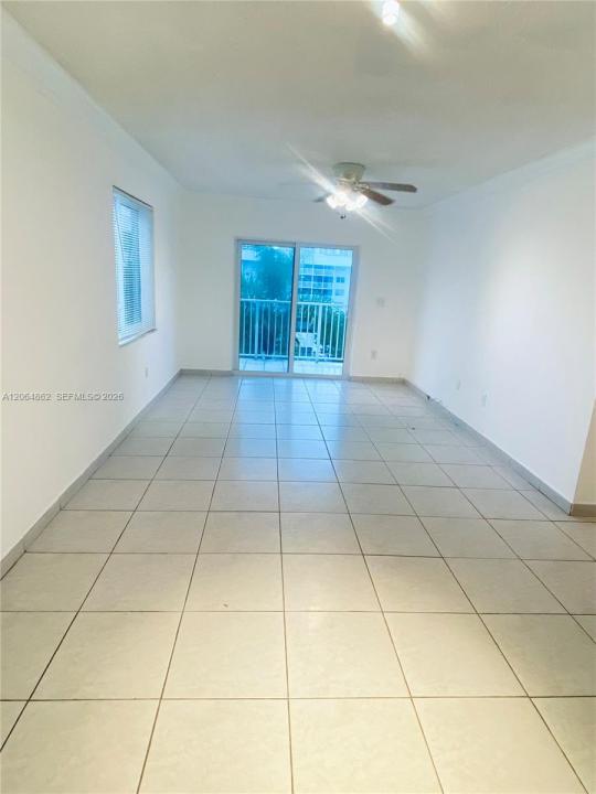 3536 NE 168th St 301, North Miami Beach, Floride 33160, États-Unis