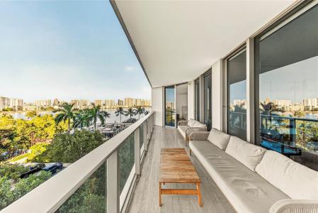 17301 Biscayne Boulevard 506, North Miami Beach, Flórida 33160, Estados Unidos