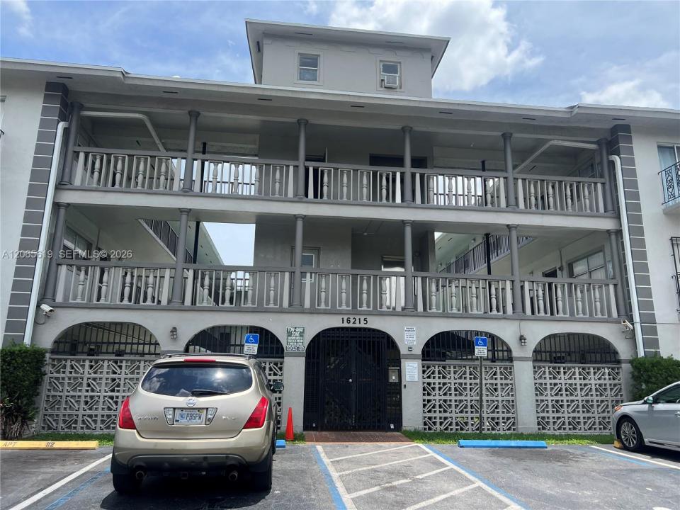 16215 NE 18th Ct 111, North Miami Beach, Floride 33162, États-Unis