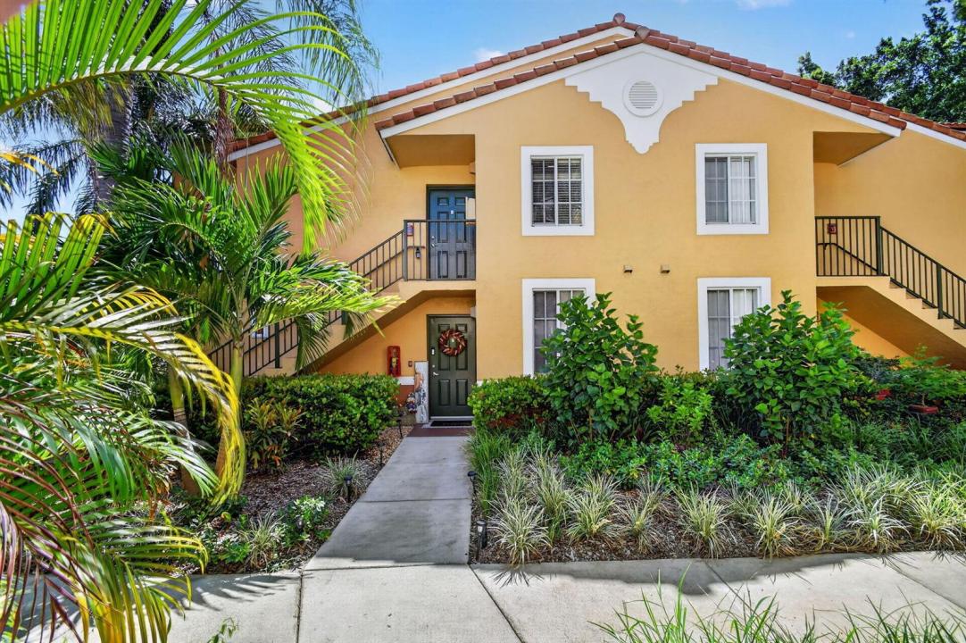 160 YACHT CLUB Way 211, Hypoluxo, Florida 33462, USA