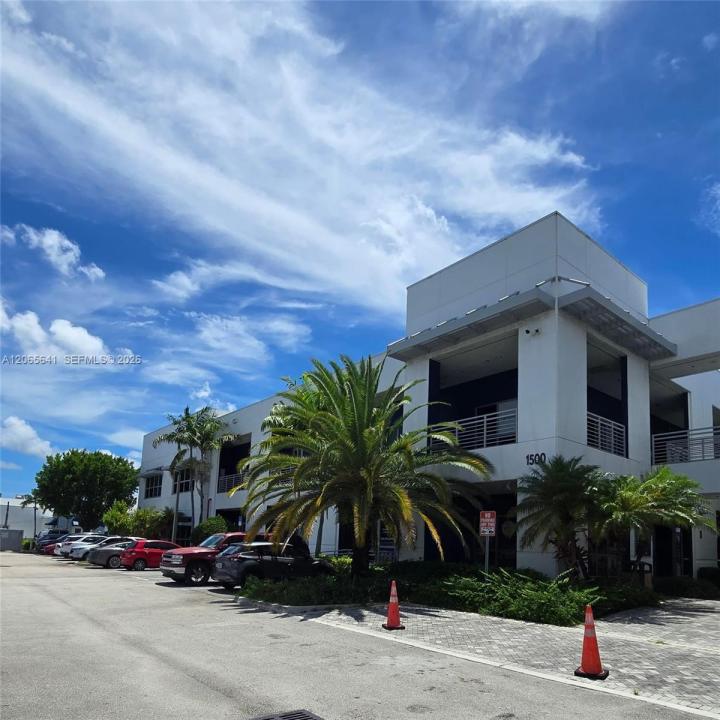 1500 NW 89th Ct 204, Doral, Flórida 33172, Estados Unidos