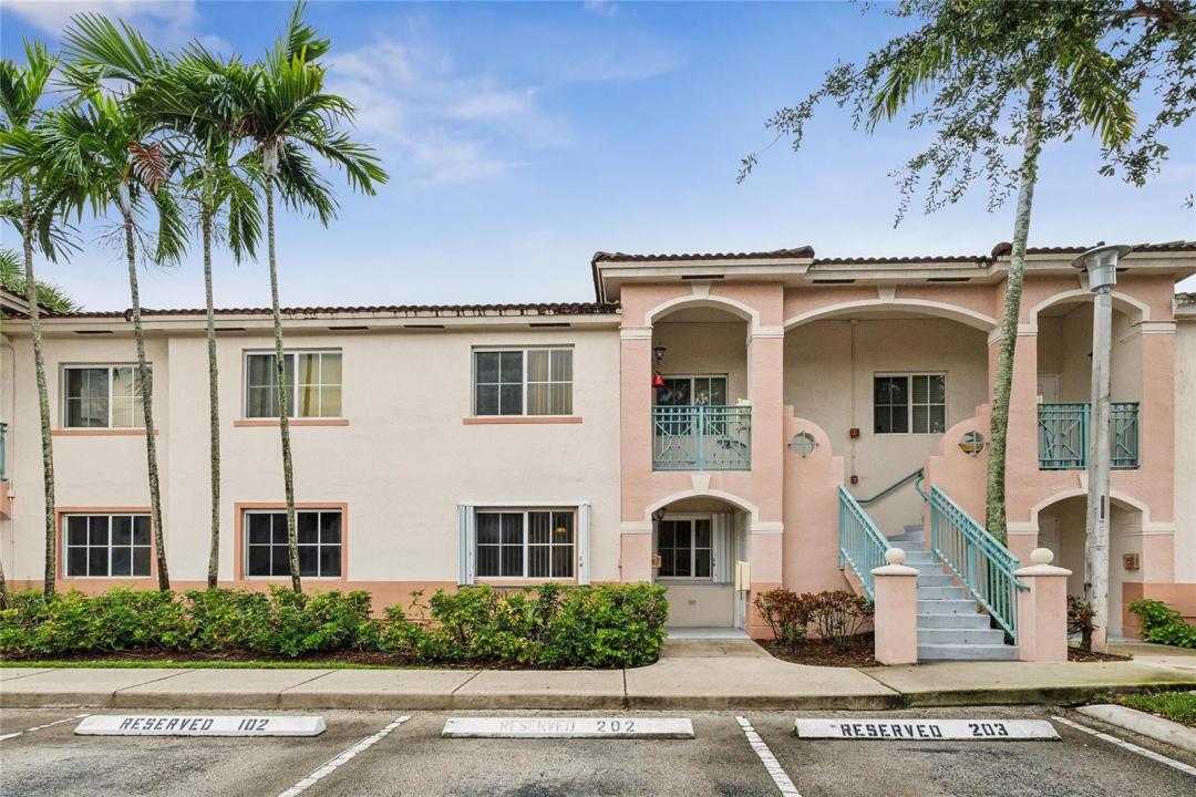 2173 NW 78th Avenue, Pembroke Pines, Florida 33024, USA