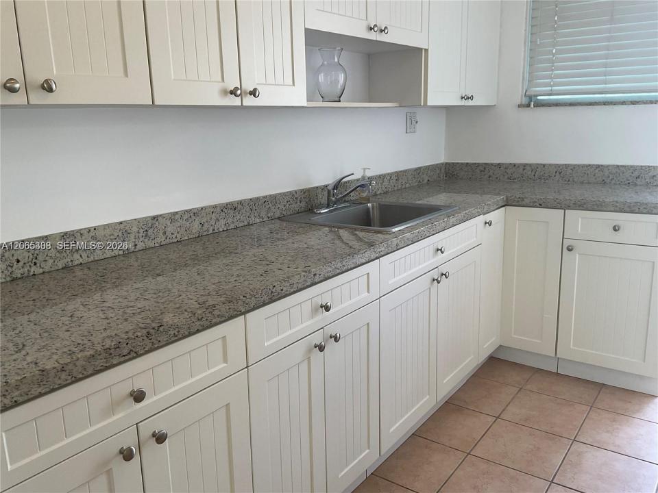 10178 Collins Ave 109, Bal Harbour, Florida 33154, Stati Uniti