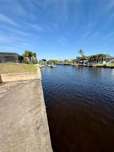 2328 SE 15 Terr, Cape Coral, Florida 33990, USA