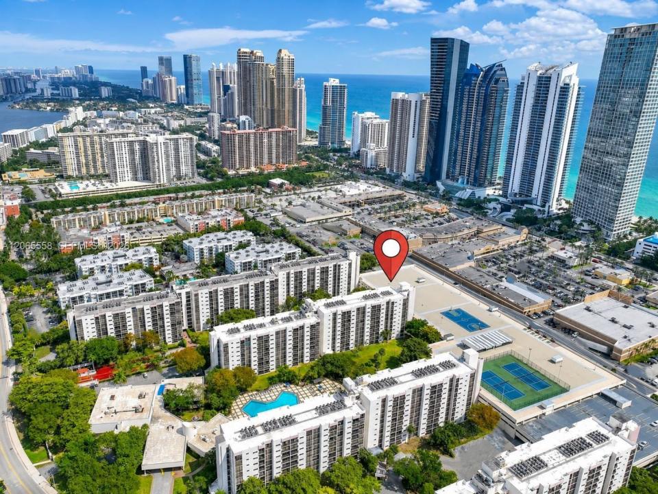 17011 N Bay Rd 801, Sunny Isles Beach, Florida 33160, Stati Uniti