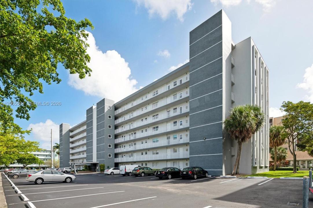 619 NE 14th Ave 101, Hallandale Beach, Florida 33009, Stati Uniti