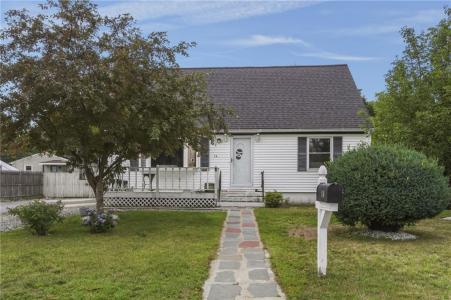 14 Wilson Avenue, Warwick, Rhode Island 02889, USA