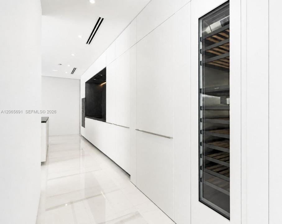 300 Biscayne Boulevard Way 4201E, Miami, Floride 33131, États-Unis