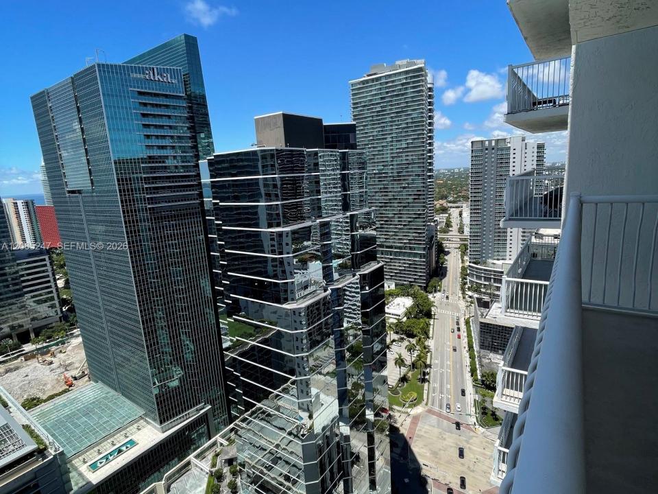 1200 Brickell Bay Dr 3821, Miami, Florida 33131, USA