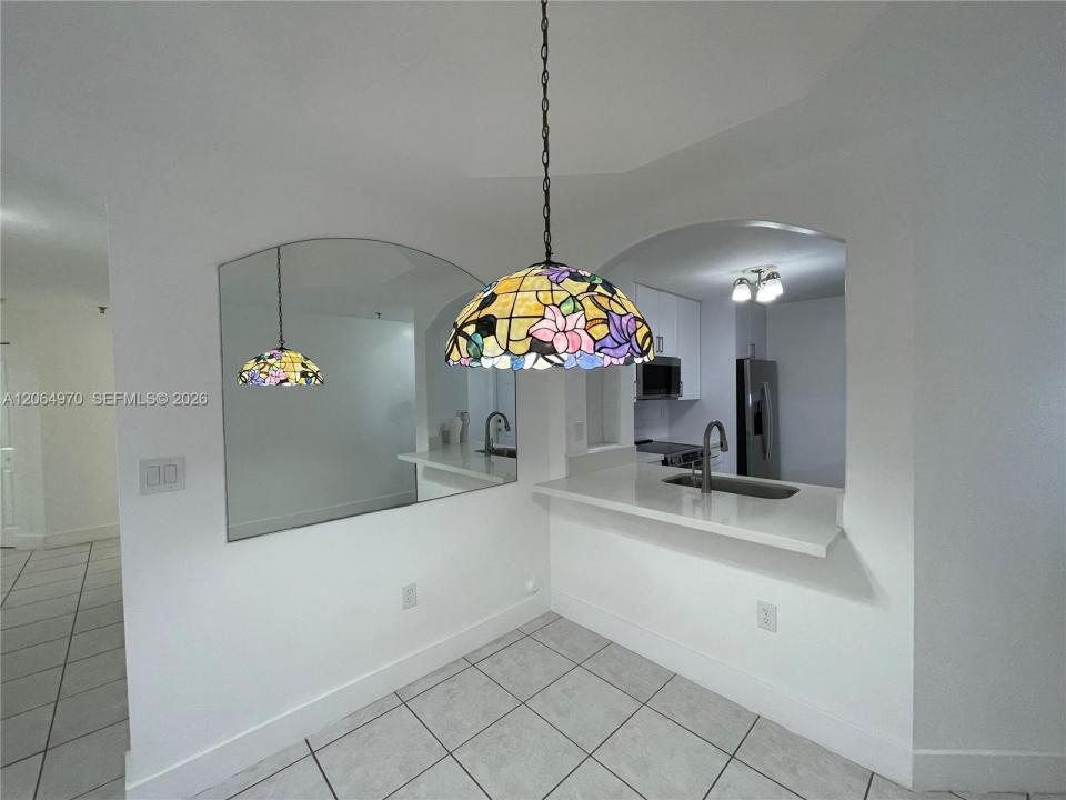 905 NW 82nd Ave 111-B, Miami, Floride 33126, États-Unis