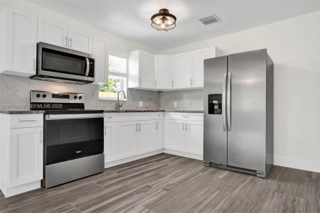 929 S N St 5, Lake Worth, Florida 33460, USA