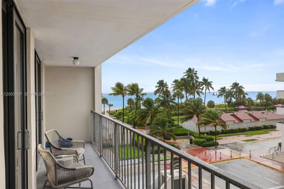 2625 Collins Ave 402, Miami Beach, Floride 33140, États-Unis