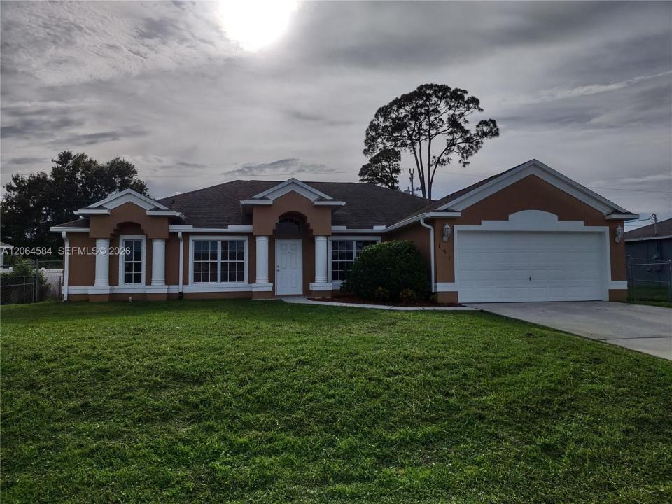 151 SW South Wakefield Cir -, Port St. Lucie, فلوريدا 34953, الولايات المتحدة