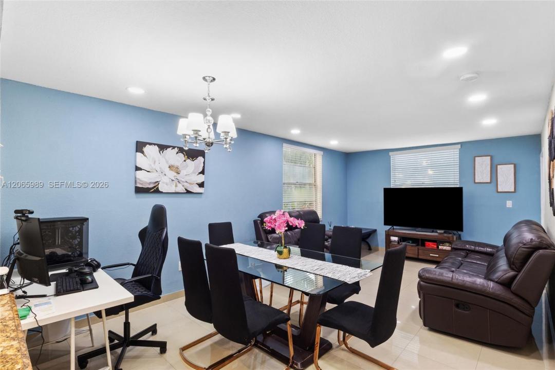 5665 W 20th Ave 212, Hialeah, Florida 33012, USA