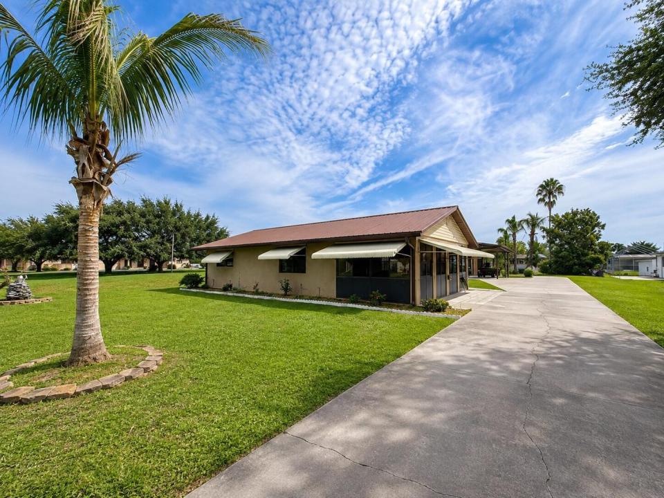 1095 CHOBEE Loop, Okeechobee, Florida 34974, USA